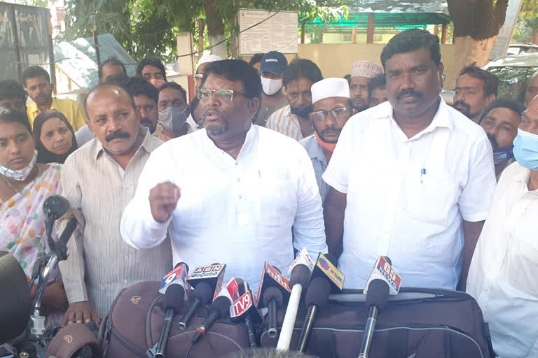 tdp leader fires on  demolition of the shops in nellore district