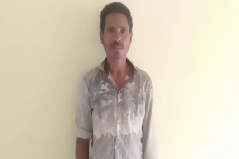 reward-naxalite-arrested