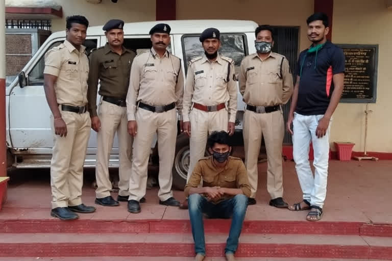 Accused of viral video arrested psoting video in social media in bemtara