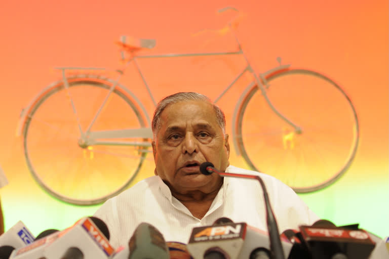 Mulayam turns 82, party celebrates on subdued note