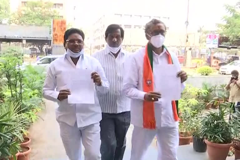 bjp complaint to sec on minister ktr