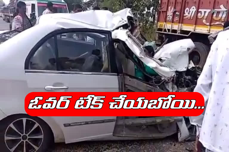 road accident in nizamabad dist two persons died five injured