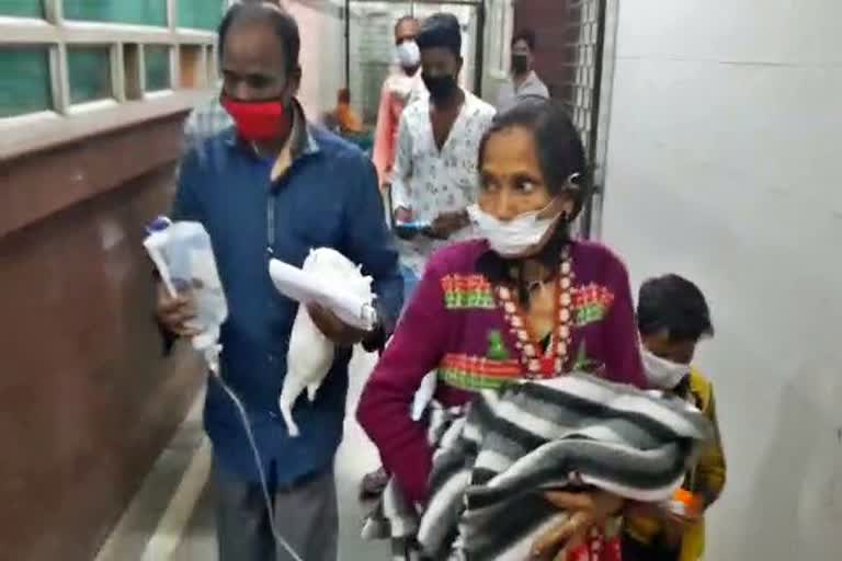 Woman gave birth to child in train