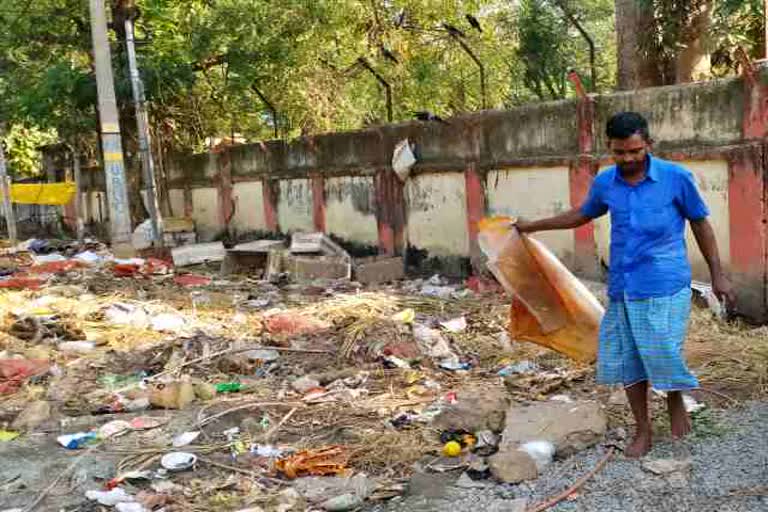 market committee engaged in cleaning dirt in market of seraikela