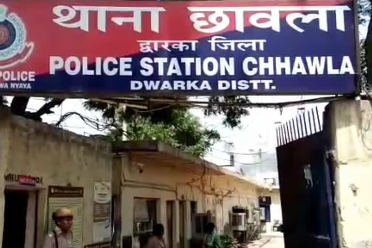 Chhawla police arrested liquor smuggler