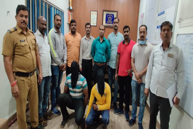 Thieves arrested in Pune