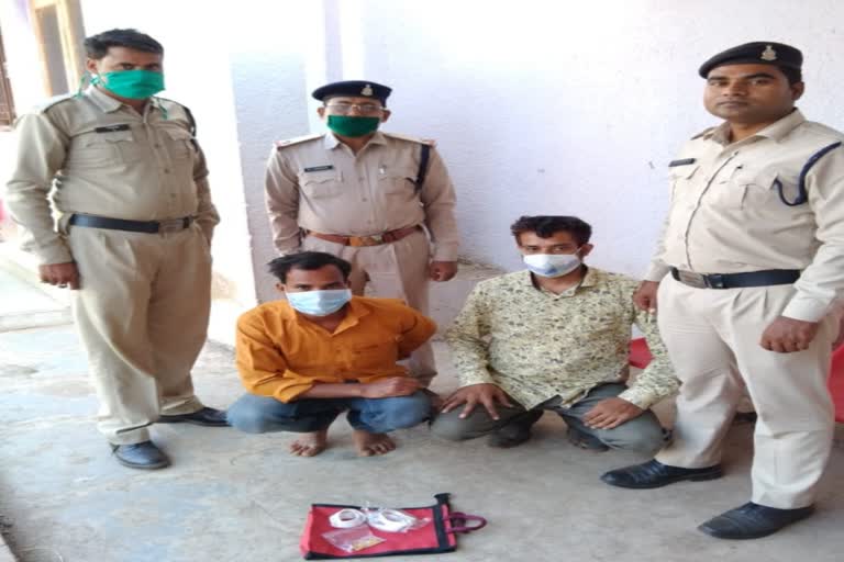 2-people-arrested-in-case-of-theft-in-farmer-house-in-bemetara