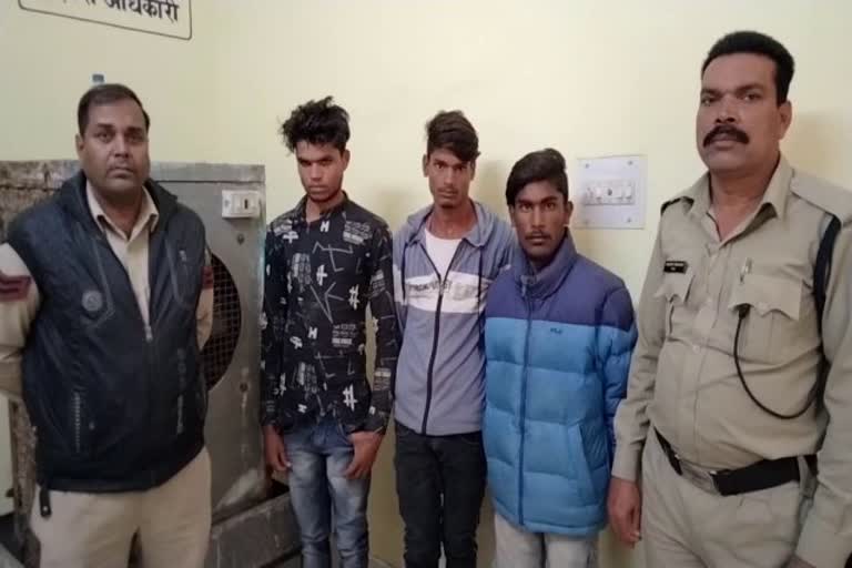 4 accused arrested for stealing pumps