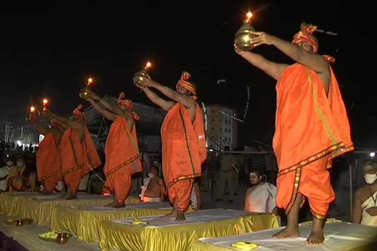 pancha harat to the river Tungabhadra