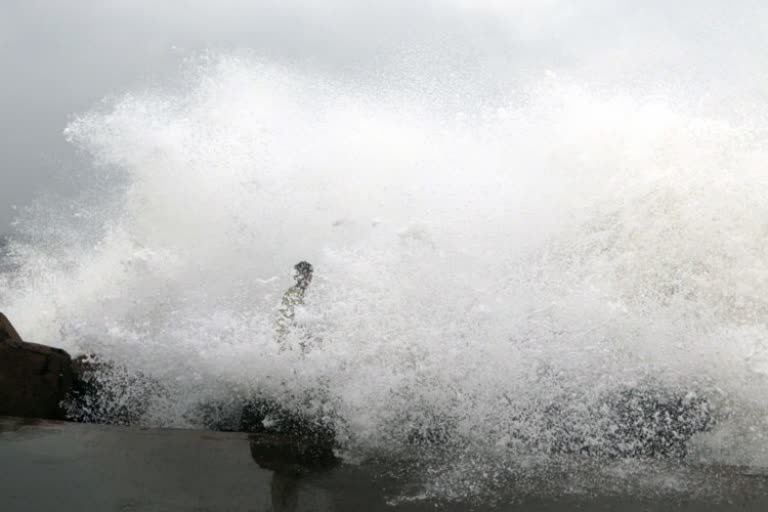 heavy rain to be occur due to nivar cyclone