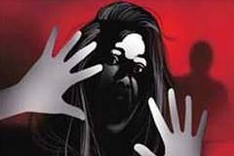 Minor gang raped in Chhattisgarh's Kawardha  ഛത്തീസ്‌ഗഡിൽ കൂട്ടബലാത്സംഗം  ഛത്തീസ്‌ഗഡ്  കൂട്ടബലാത്സംഗം  ഛത്തീസ്‌ഗഡ് വാർത്തകൾ  സർക്കാരിനെതിരെ പ്രതിപക്ഷം  കബീർദാം  സന്തോഷ് പാണ്ഡെ  gang rape in chhattisgarh's  oppposition against the government  Santosh Pandey  Opposition leader  Kawardha