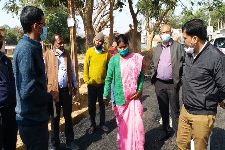 mayor-angry-over-irregularities-in-road-construction-in-ranchi