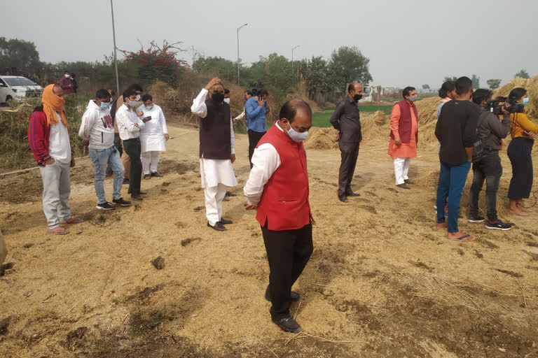 BJP leaders arrived in Delhi villages to meet farmers