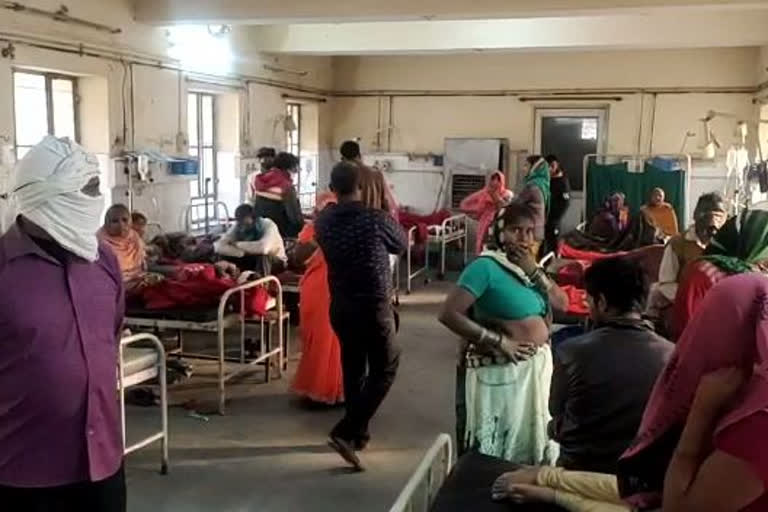 Girl dies falling roof, मलबे में दबी लड़की, इलाज के दौरान मौत, धौलपुर में हादसा, Fall down from the roof, girl Death during treatment, Accident in dholpur