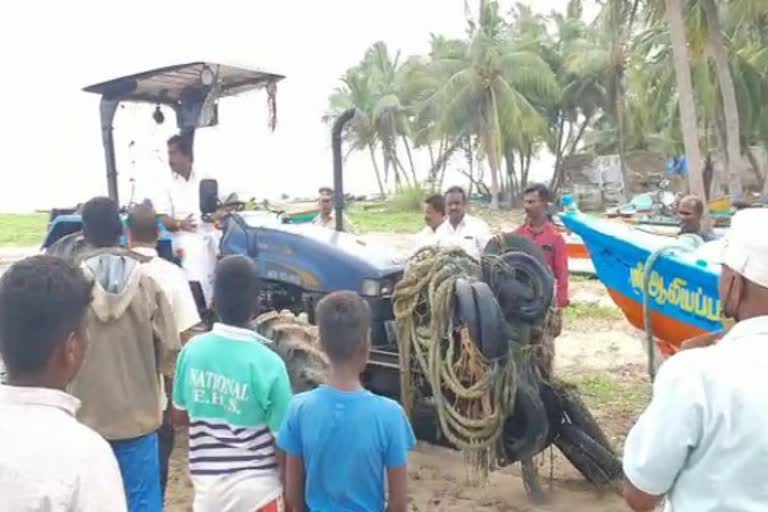 Coastal fishermen's boats parked on the street  fishermen's boats  Coastal fishermen's  கடலோர மீனவர்கள் படகுகள் தெருவில் நிறுத்தி வைப்பு  கடலோர மீனவர்கள்  படகுகள்  அரசு கொறடா அனந்தராமன்செய்தியாளர் சந்திப்பு  அரசு கொறடா அனந்தராமன்  Government Korada Anandaraman  Government Korada Anandaraman Press Meet in Puducherry