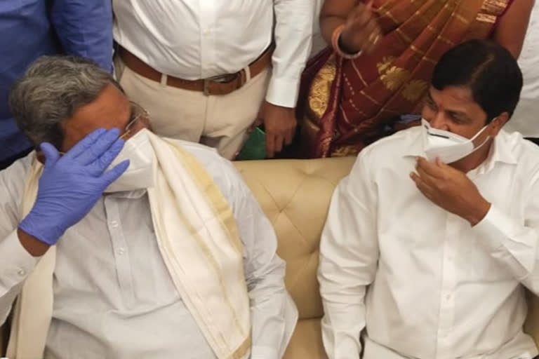 Siddaramaiah and Ramesh Jarkiholi meet after long time