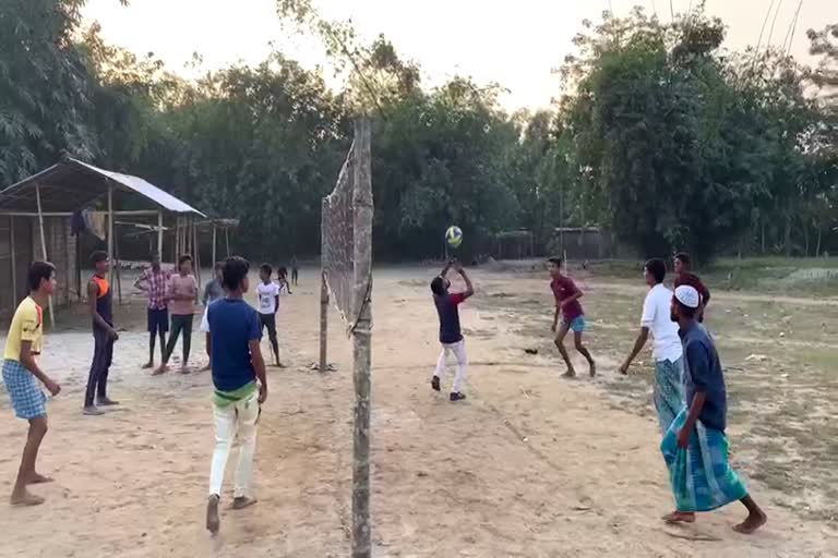 kmp_boko-boys-palying-volleyball_img_ASC10052