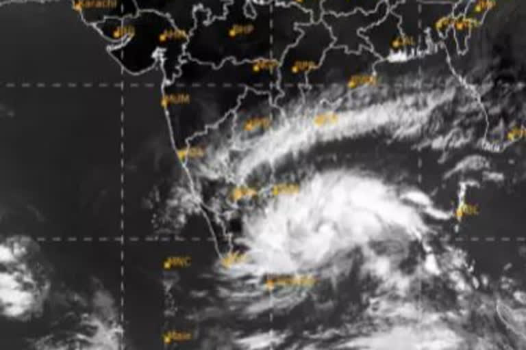 Red alert for cyclone 'Nivar' in Karnataka