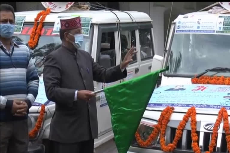 Rajeev Bindal flags off Corona awareness vehicles in nahan