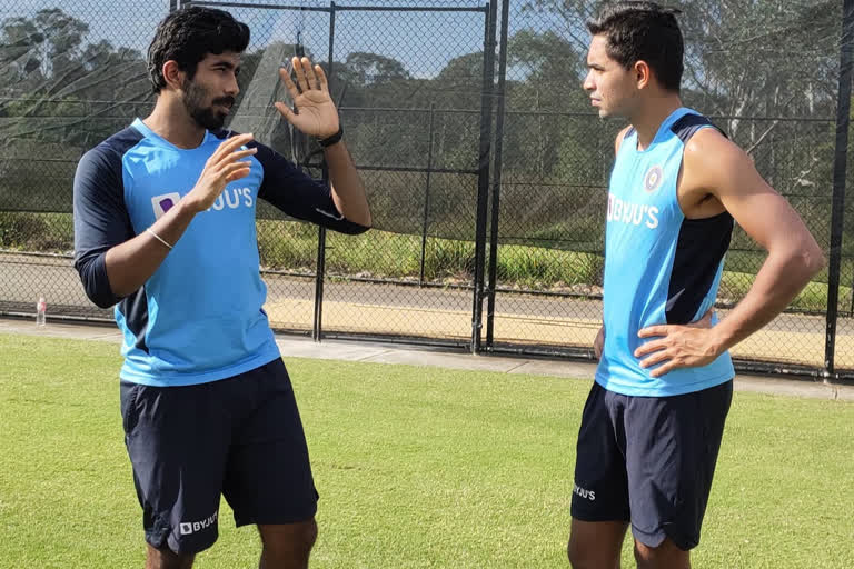 india-tour-of-australia-bumrah-shares-bowling-tricks-with-youngster-kartik-tyagi