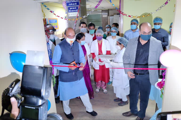 Health Minister Jaya Pratab Singh visited Coved Hospital in Noida