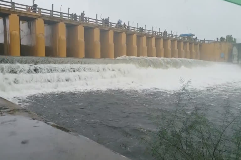 தண்ணீர் திறக்கப்பட்ட செம்பரம்பாக்கம் ஏரி