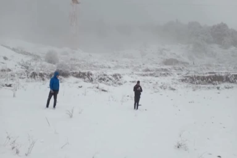 heavy-snowfall-in-auli