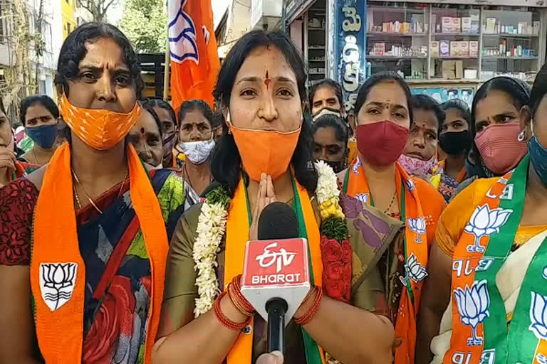 musheerabad bjp candidate supriyanaveen goud campaign in division