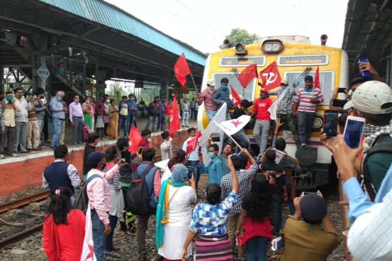 24-hours-strike-by-left-tred-unions-in-all-over-india-mix-effect-in-west-bengal