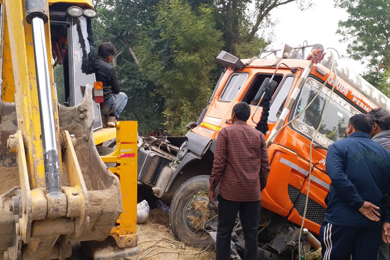 Firozabad: 4 killed in horrific road accident