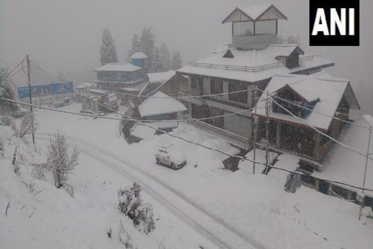 Parts of Himachal witness heavy snowfall  Keylong records lowest temperature  ഹിമാചൽ പ്രദേശിലെ കനത്ത മഞ്ഞ് വീഴ്ച  മഞ്ഞ് വീഴ്ച