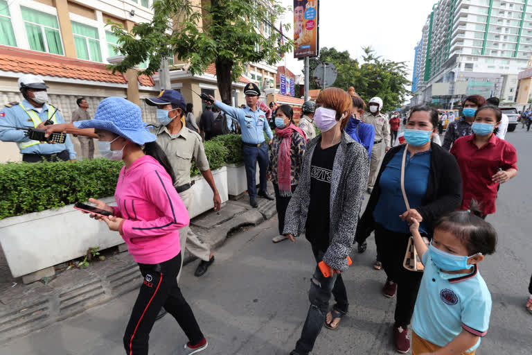 Cambodia begins mass trial of opposition activists