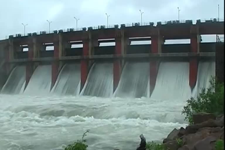 Chandrapur reservoirs water storage