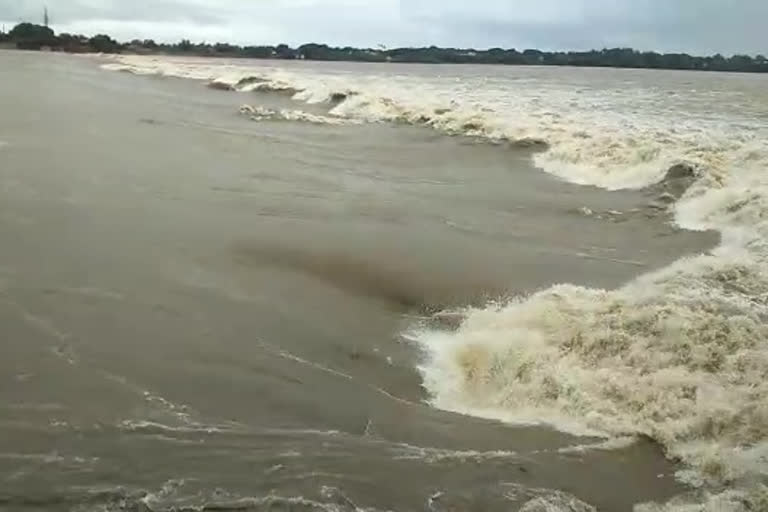 flood to penna river due to nivar cyclone