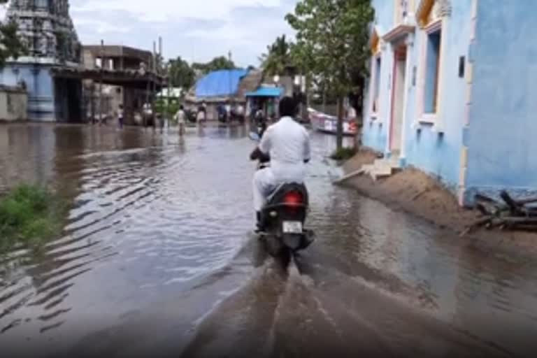 கருங்கல் தடுப்பு அமைக்க மீனவர்கள் கோரிக்கை