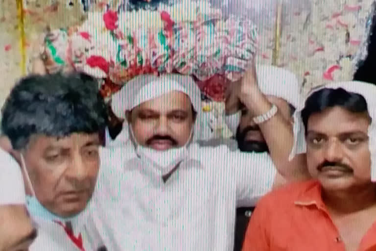 Dargah of Hazrat Ladley Mashaikh of Aland Sharif is the center of national unity