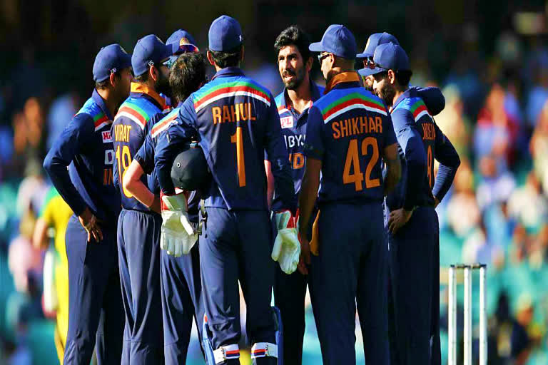 Indian bowlers failed against australia in sydney odi