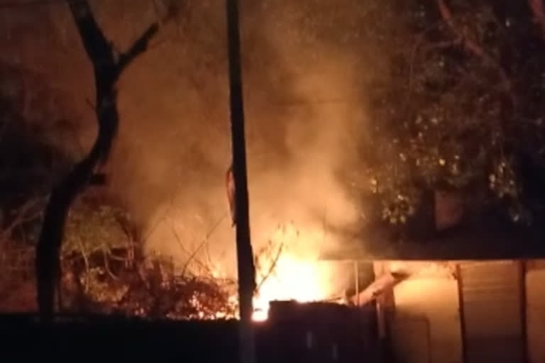 Fire near Mehrauli SDM court has been controlled