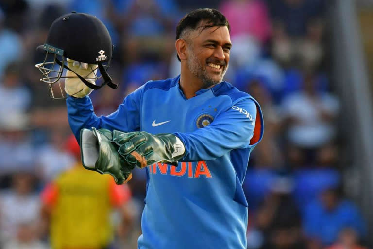 dhoni