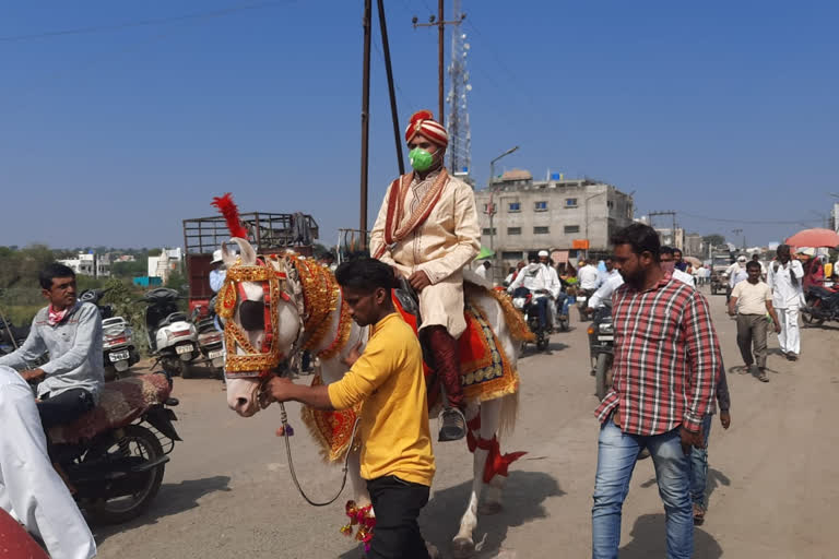 procession in patoda Tehsil for demand of Ration Card