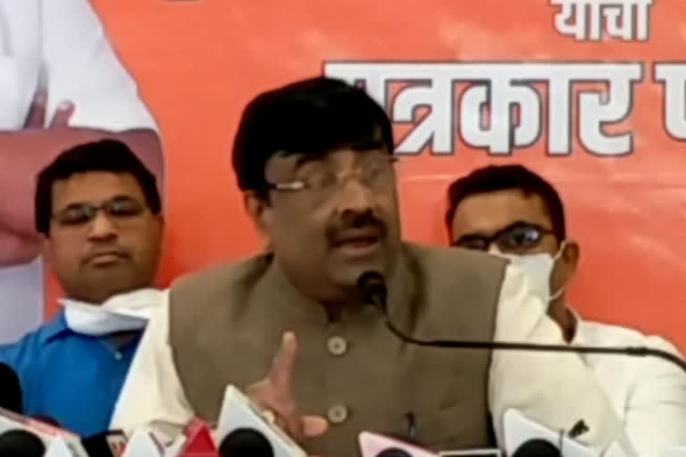 thackeray government adopted a policy of doing injustice to vidarbha said sudhir mungantiwar