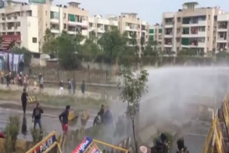 8 opposition parties liken use of tear gas, water cannons on agitating farmers to 'waging war'