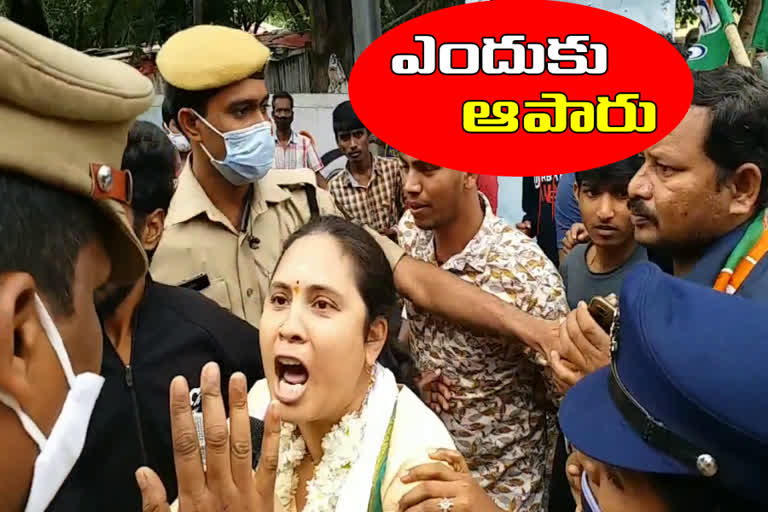 police-block-kavadiguda-congress-candidate-campaign-in-ghmc-elections