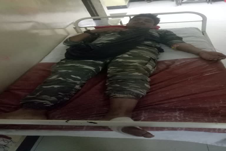 crpf-111-battalion-jawan-injured-during-foot-search-in-spice-hole-in-dantewada