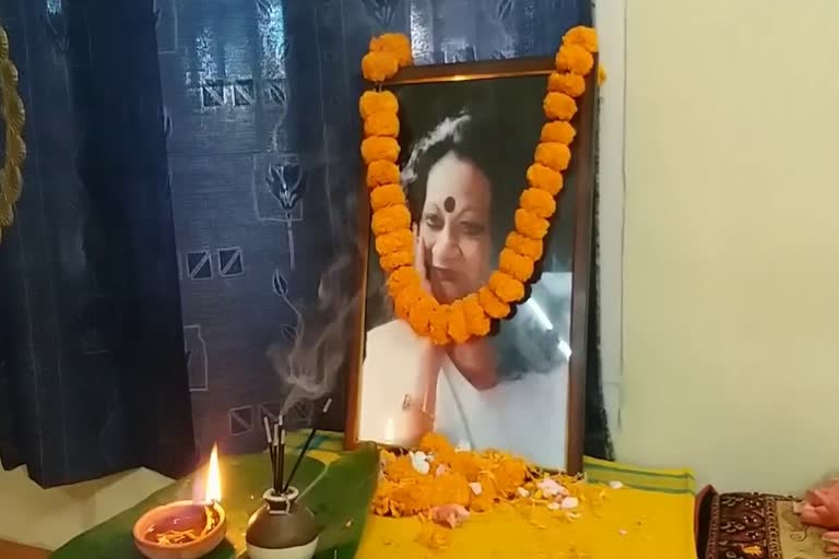 9th-death-anniversary-of-mamani-raisham-goswami-is-celebrat-by-home