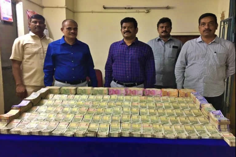 one-crore-hawala-cash-seized-in-vijayawada