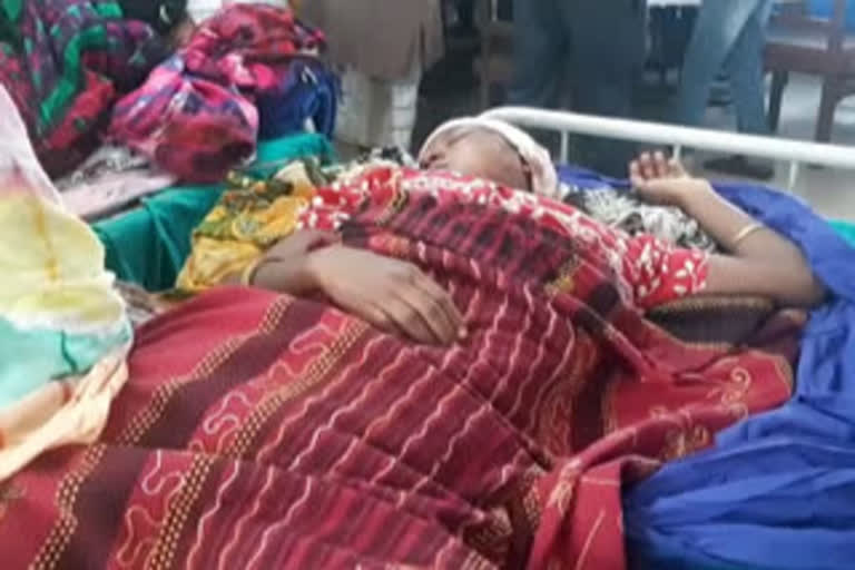 husband try to kill wife, after birth fourth baby girl in malda