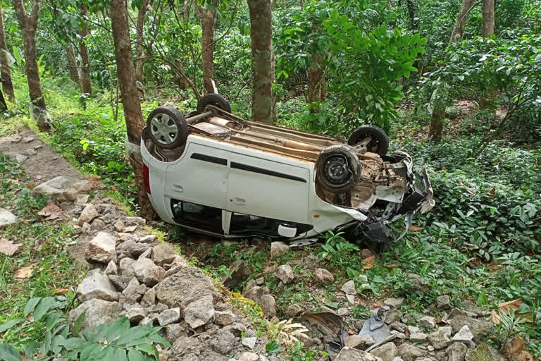 car accident in kalathookadavu  car collide