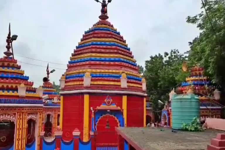 devotees gathered at chinnamastika temple ramgarh