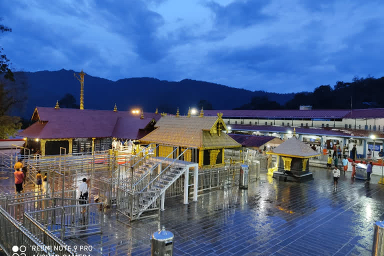 Sabarimala Temple decorated on Karthika Pournami Sabarimala Temple Karthika Deepam celebrations Kartik Purnima சபரிமலை கார்த்திகை தேவ் தீபாவளி